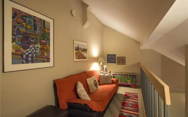 Columbia Place Condominium