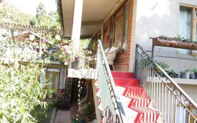Live Away Home 1 - Kalimpong