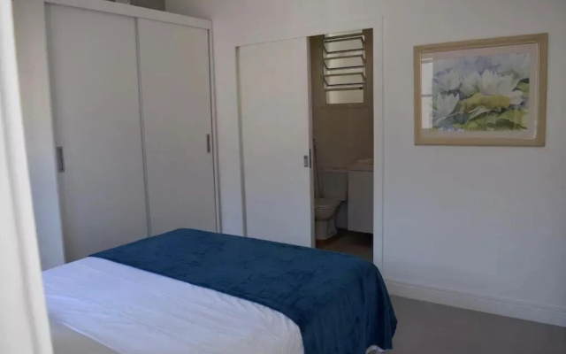 Apartment in Copacabana for up to 4 People 100m From the Beach Cavirio Nsc1003