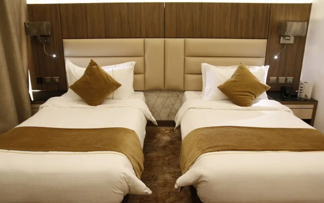 Dan Golden Hotel & Lounge