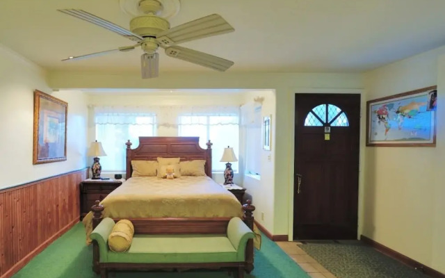 Hawaii's Hidden Hideaway Bed & Breakfast
