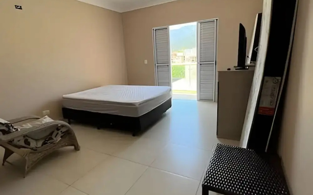 Casa com piscina em Boraceia