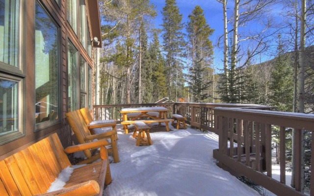 Aspen House by RedAwning