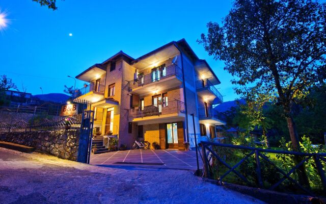 Отель Haidi House Bed and Breakfast Аджерола вид на фасад