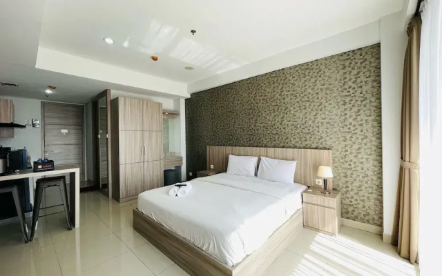 Deluxe Studio Room At Dago Suites Apartment