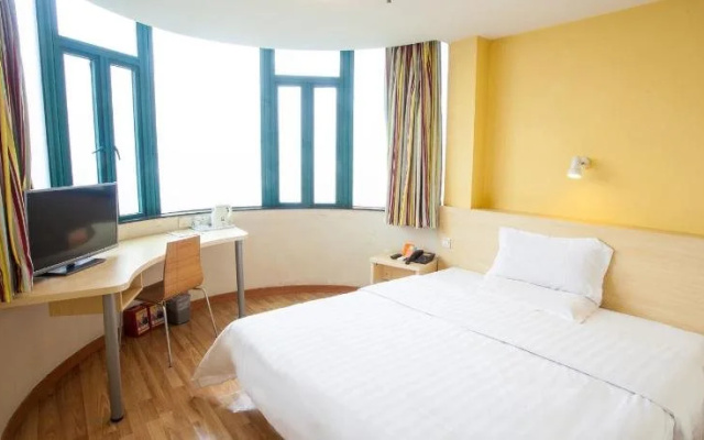 7Days Inn Urumqi A Le Tai Airport High Speed