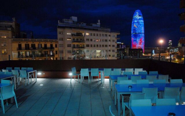 Отель Urbany Hostels Barcelona Испания, Барселона - 3 отзыва об отеле, цены и фото номеров - забронировать отель Urbany Hostels Barcelona онлайн вид на фасад