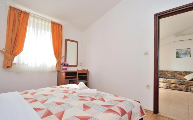 Nice Home in Privlaka With Wifi and 1 Bedrooms