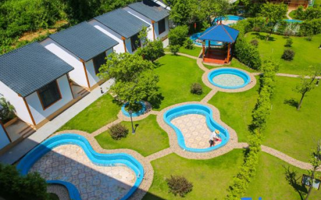 Yingxi Tangquan Resort