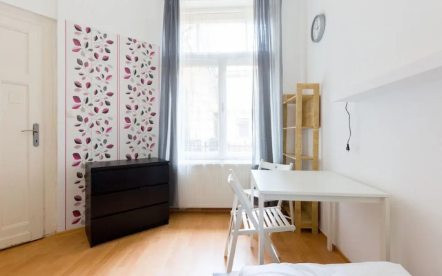 Budapest Apart-NAM-Queen Room