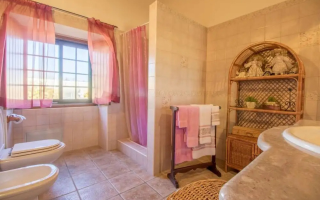 Villa - 7 Bedrooms with Pool and WiFi - 107981
