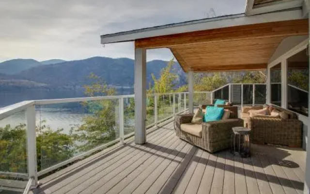Lakefront Getaway