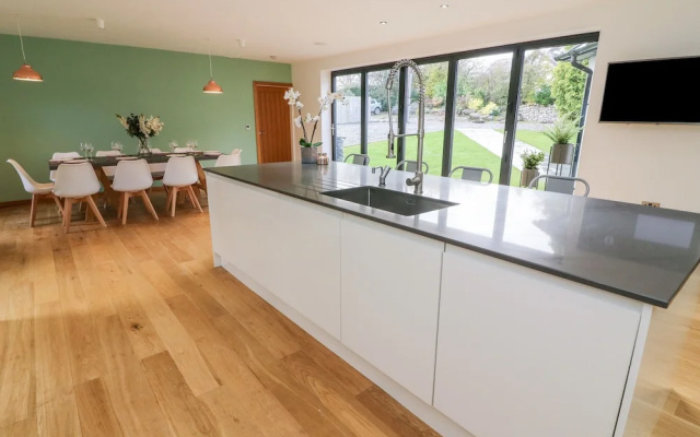 Low Wood House