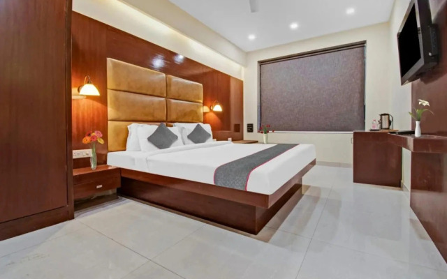 Townhouse OAK Hotel Avana