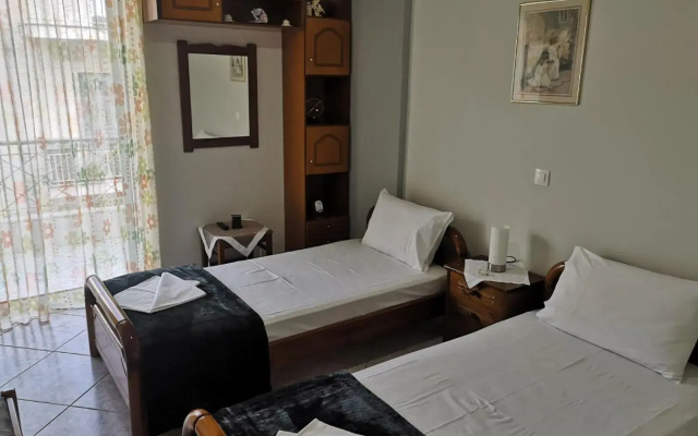 Panos & Antzy Apartments