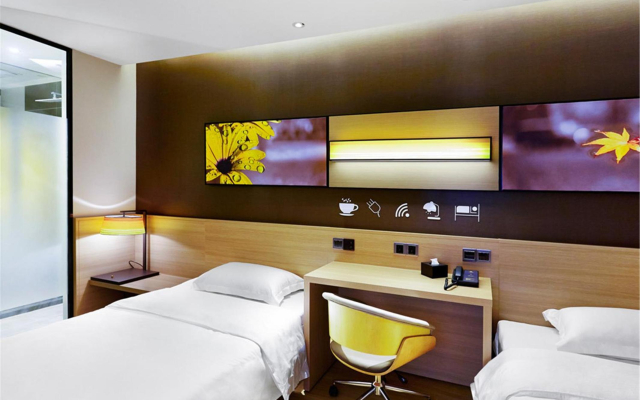 7 Days Premium Shenzhen Chegongmiao