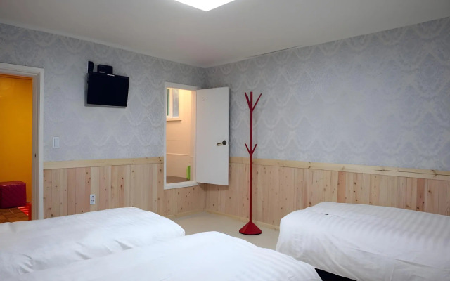 24 Guesthouse Gangnam Center