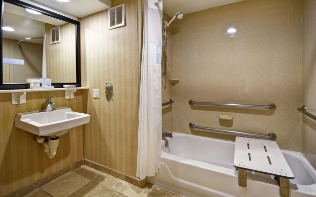 Hampton Inn Louisville-Airport