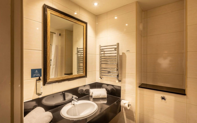 Gloucester Robinswood Hotel