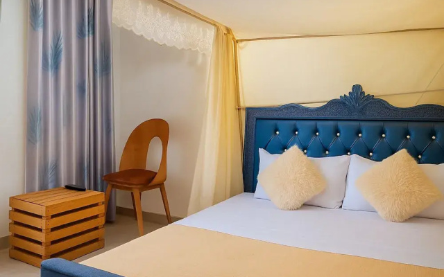 Noaz Hotel