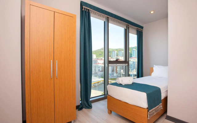 Marina Green Suit Hotel