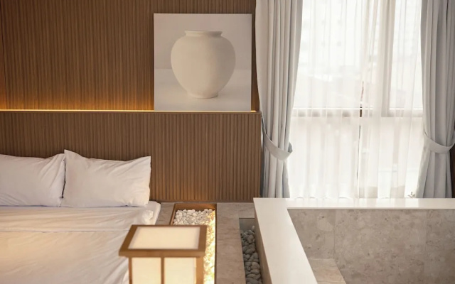 UH Suite The Myeongdong