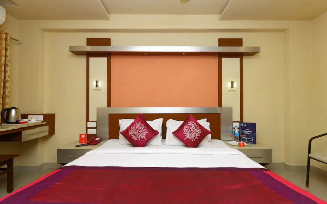 OYO 5319 Hotel Navaratna