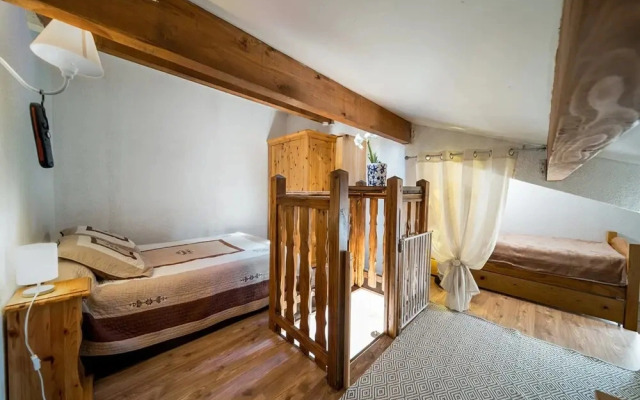 Modern Alpine Apartment in La Foux