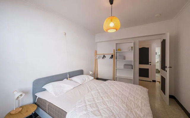 Apartment With 3 Bedrooms Near the sea