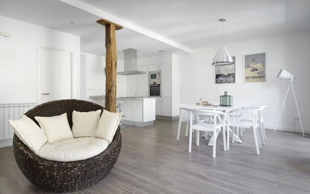 BaiHouse Apartment by FeelFree Rentals