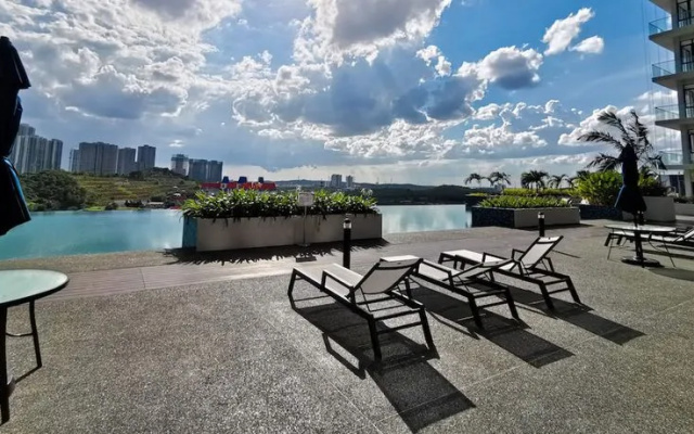 Sky & Blue Suites by TGP