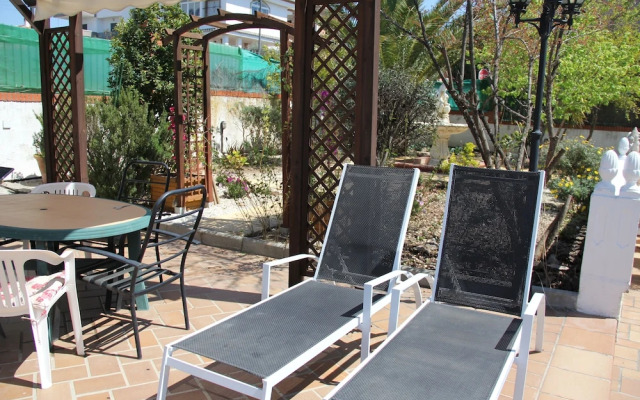 Studio Tropical