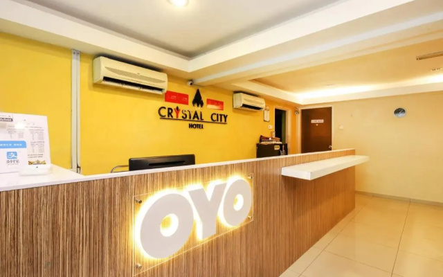 Super OYO 443 Crystal City Hotel