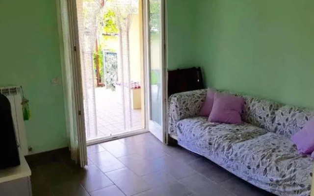 M216 - Marcelli, bilocale con giardino a 200mt dal mare