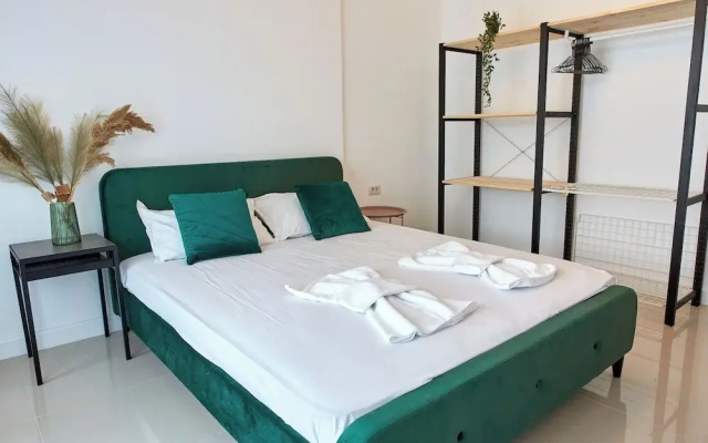 Cnc Zev Apartment