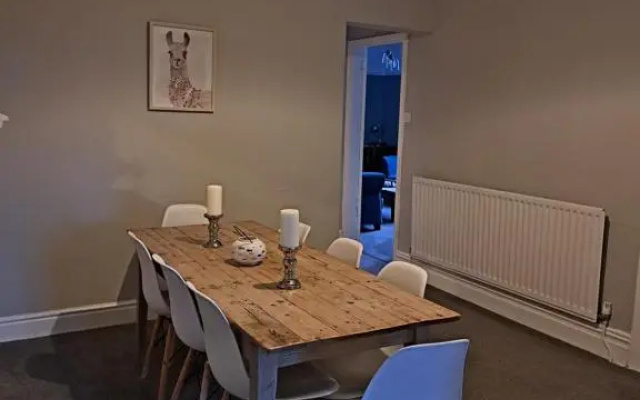 Llandudno apartment, quirky pub with tropical beer garden