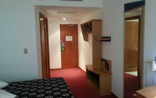 Iris Hotel