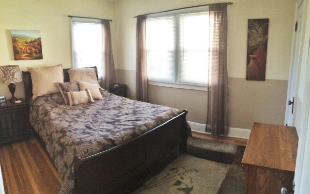 Downtown 5-Bedroom Home with a Hot Tub