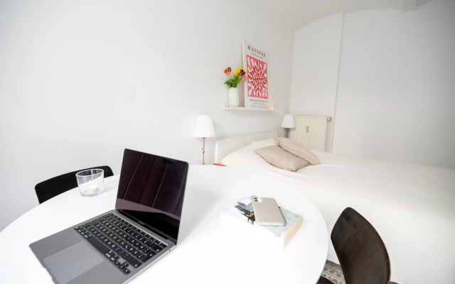 City Hideaway with Terrace
