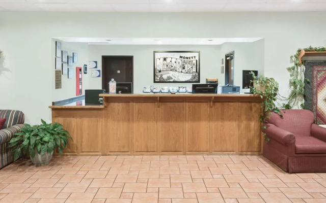 Super 8 Motel - Monett