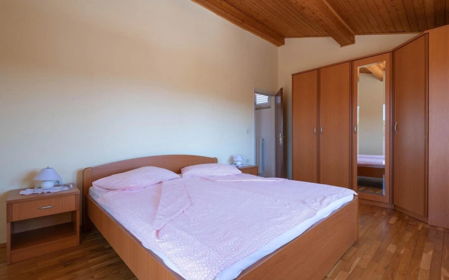 Beautiful Home in Vinez With Wifi and 3 Bedrooms
