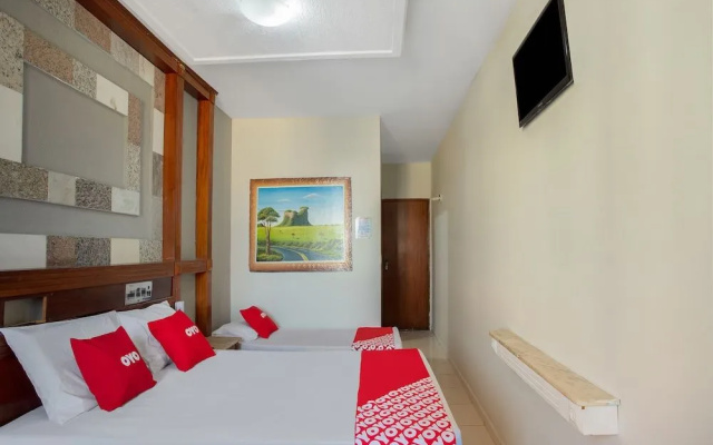 Oyo B Plaza Hotel