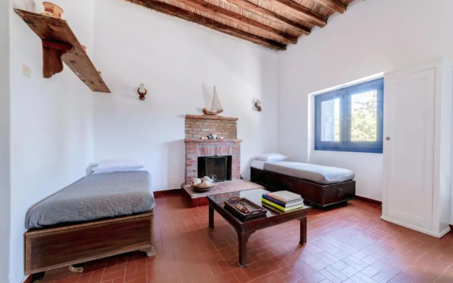 Peggy's Place, Traditional Cycladic House in Drios