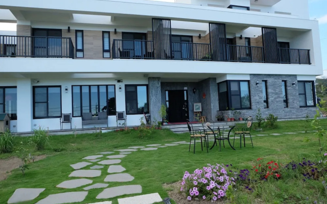 Moonlit Seaview Homestay