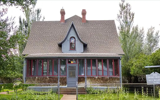 The Hood House Bed & Breakfast Inn
