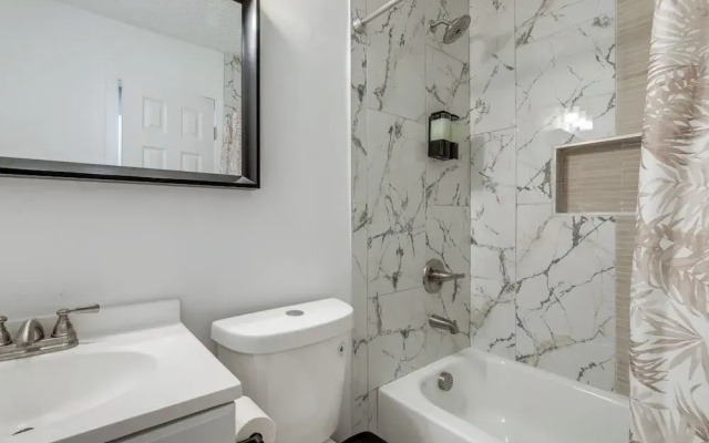 Modern Home w/ Yard Near ATL Attractions!