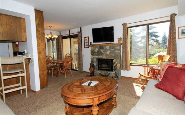 Discovery 4 #113 - 1 Br Condo