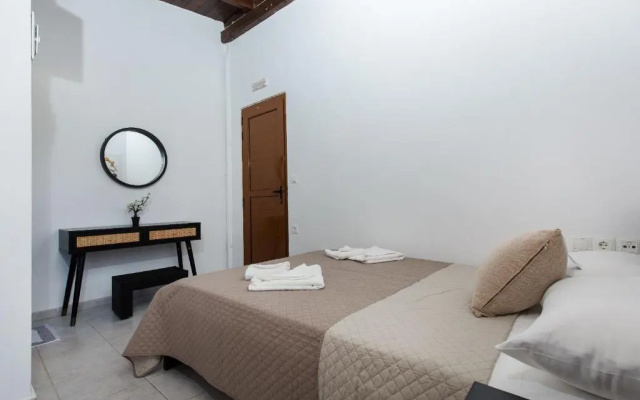 Enplo Rooms | Beachfront