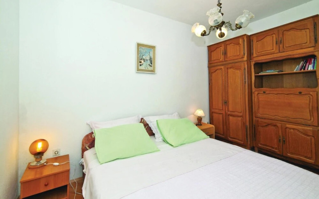 Beautiful Apartment in Mastrinka With Wifi and 2 Bedrooms