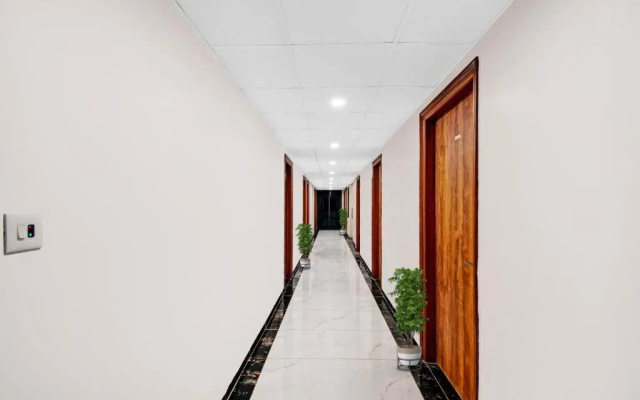 Townhouse OAK Hotel Rudra